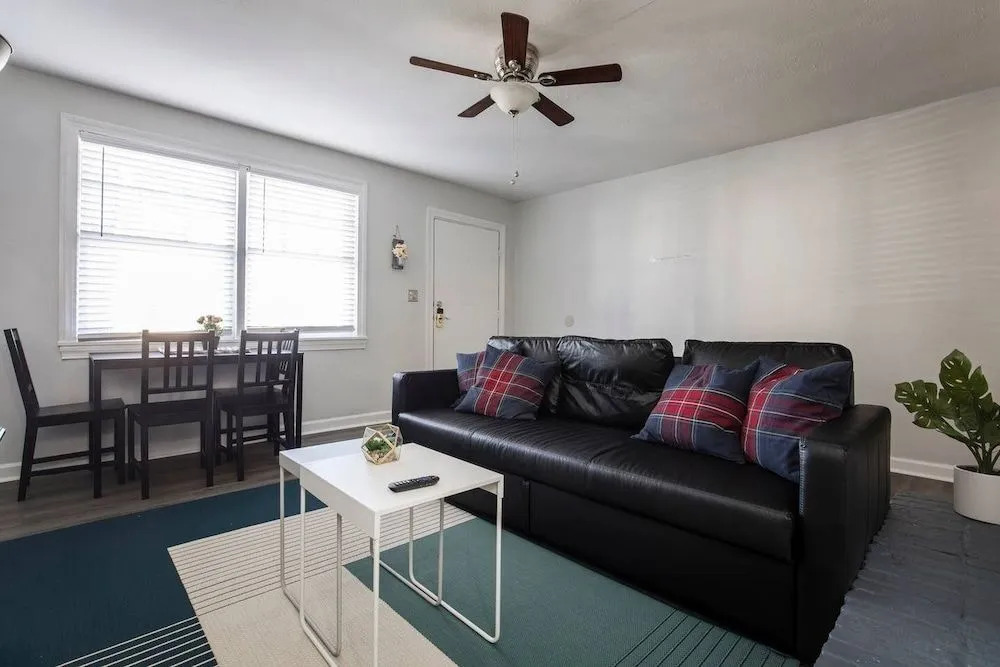 Modern yet historic 3BR House NEWLY Renovated