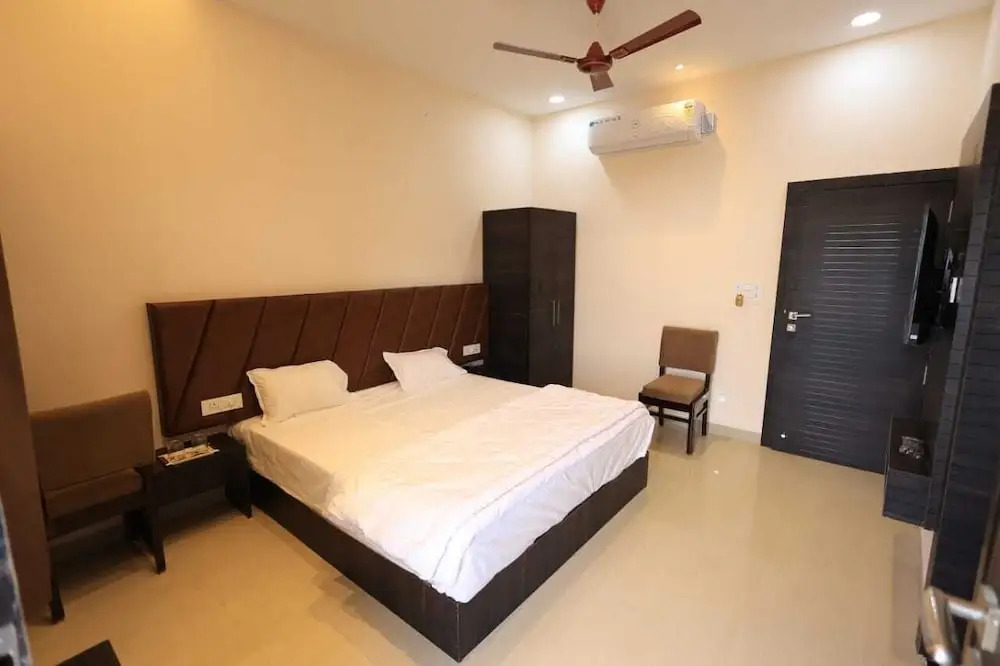 Devlok home stay