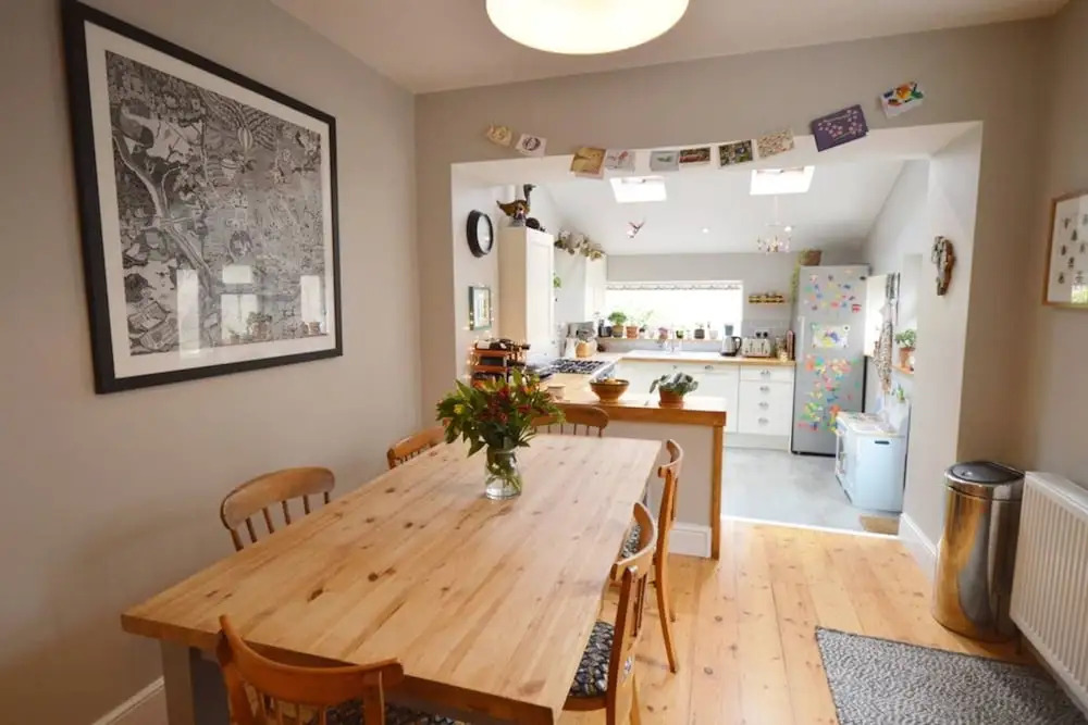 Charming Victorian 3 Bedroom House With Large Garden