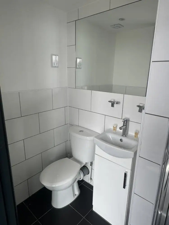 Studio - Sleeps 2 - Parking - Wifi