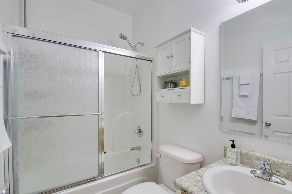 Downtown Pensacola Vacation Rental w/ Yard