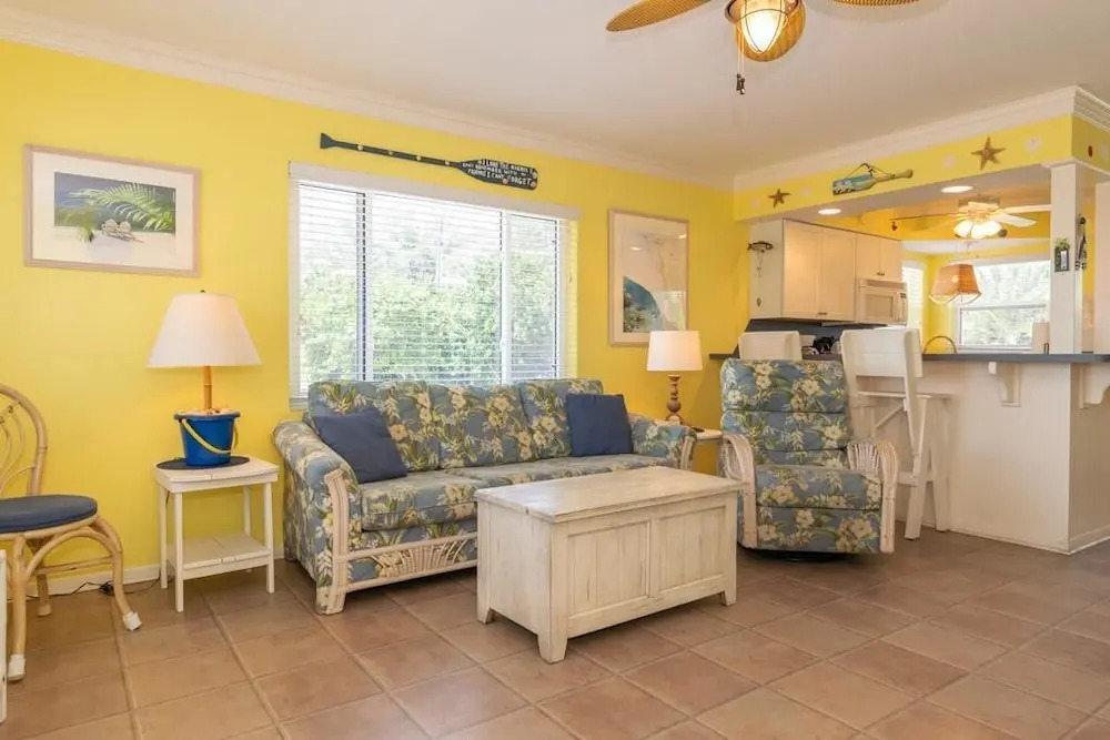 AM Beach Place Unit 4