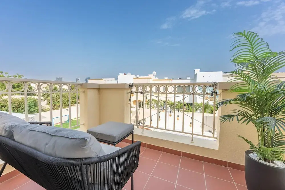 StayShort - Luxurious Spacious 3-Bedroom Villa with Private Pool at Springs 10