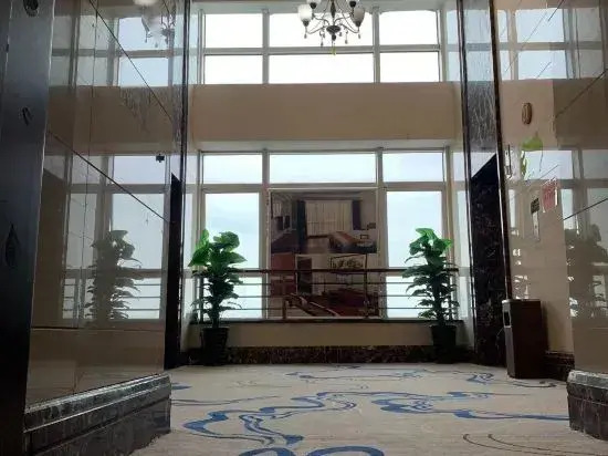 Hengba Hotel Chain (Shaoxing Jinghu Resort Olympic Sports Center)