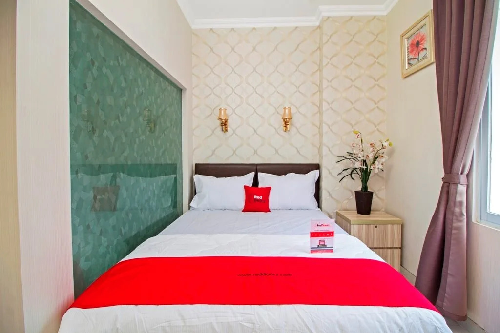 Flamenco Hotel by RedDoorz