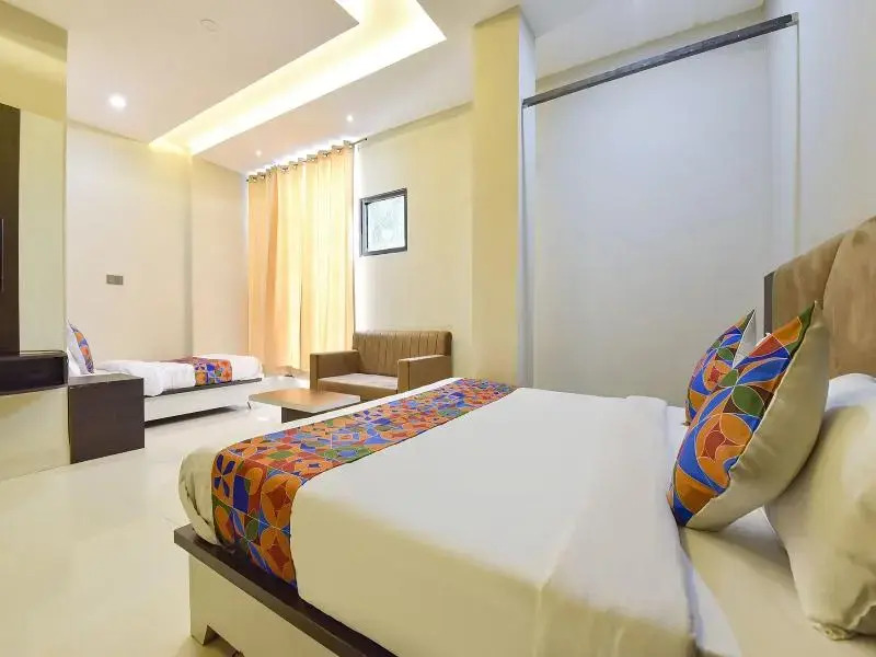 Fabhotel Utsah