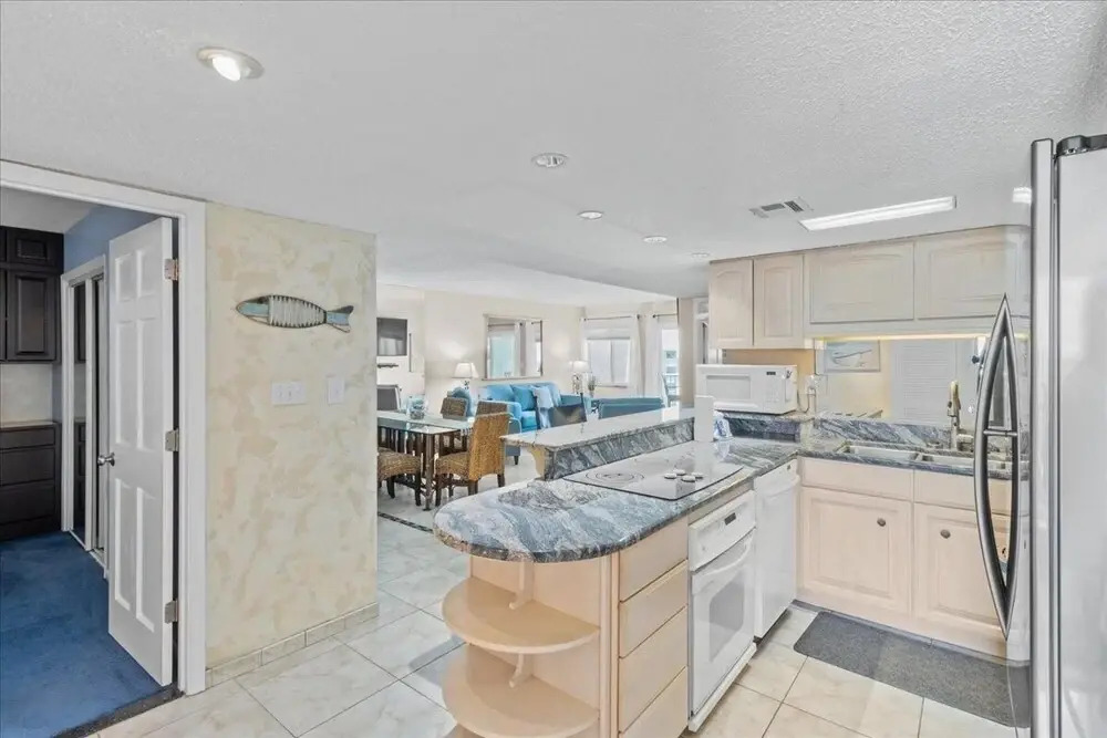 Holiday Surf And Racquet Club 705 2 Bedroom Condo by Redawning