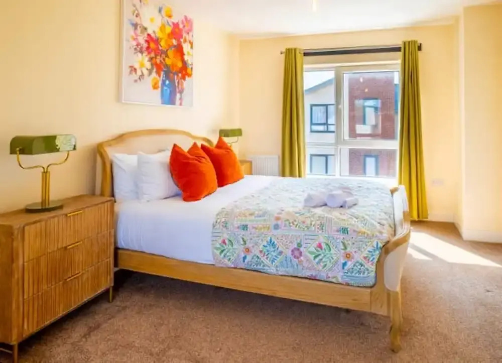 14 Guests-6 Bedroom House, Free Parking