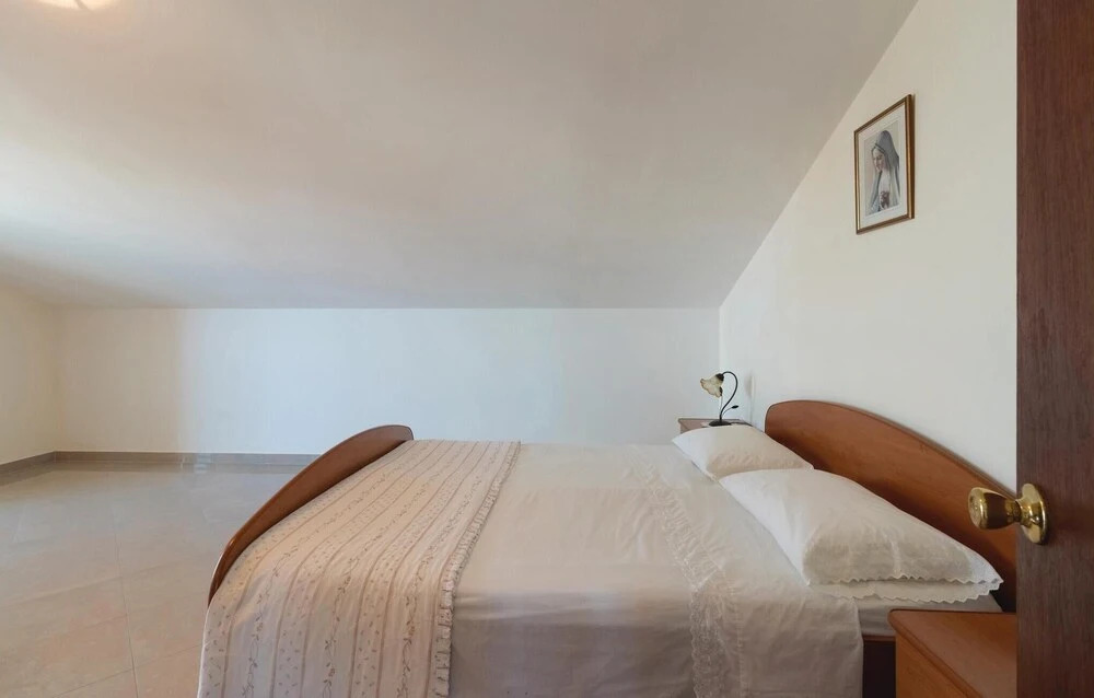 Nice Home in Poljana With Wifi and 4 Bedrooms