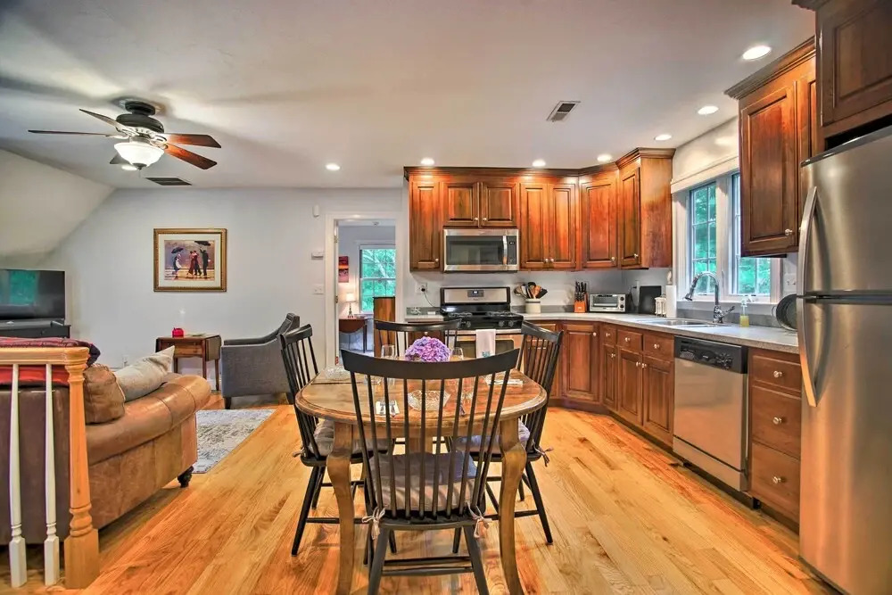 Cape Cod Home w/ Deck ~ 3 Mi to Beaches