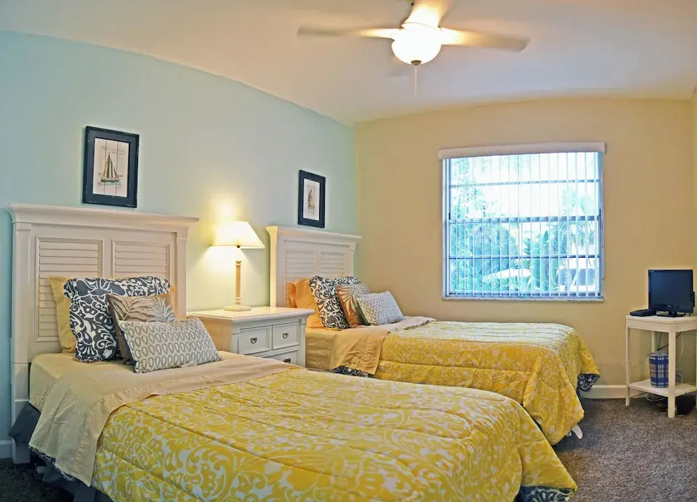 Holiday House 4