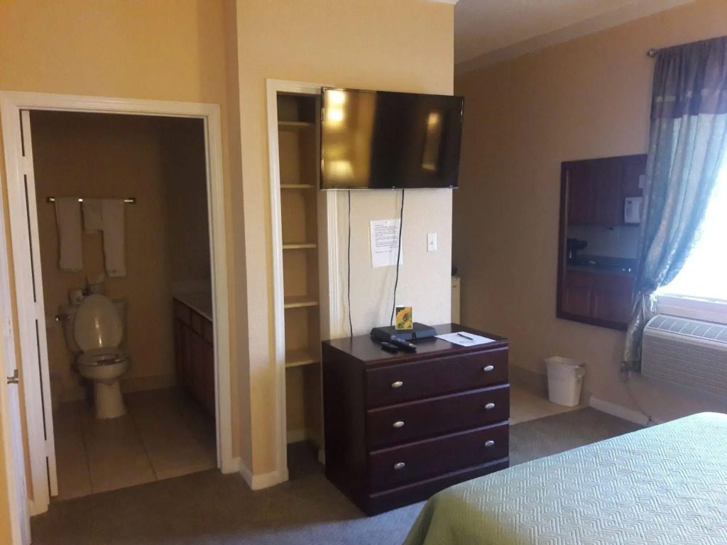Athens Hotel & Suites