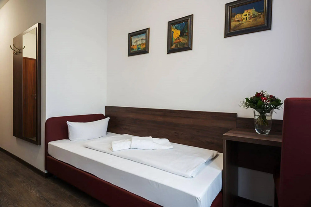 Queens Park Hotel