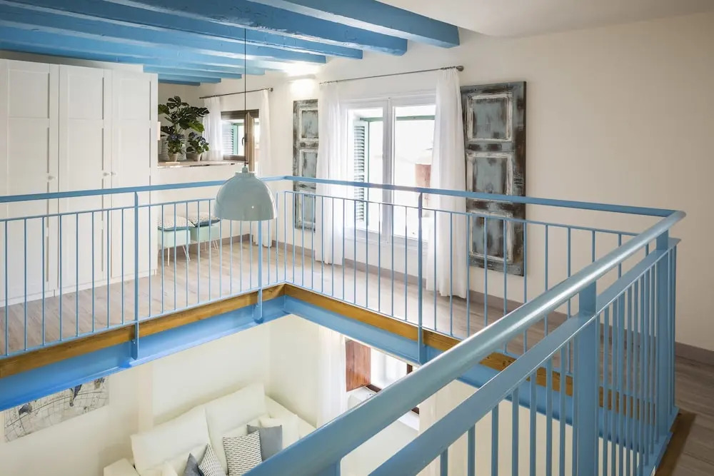 Residence by G Confraria de Sant Miquel 1