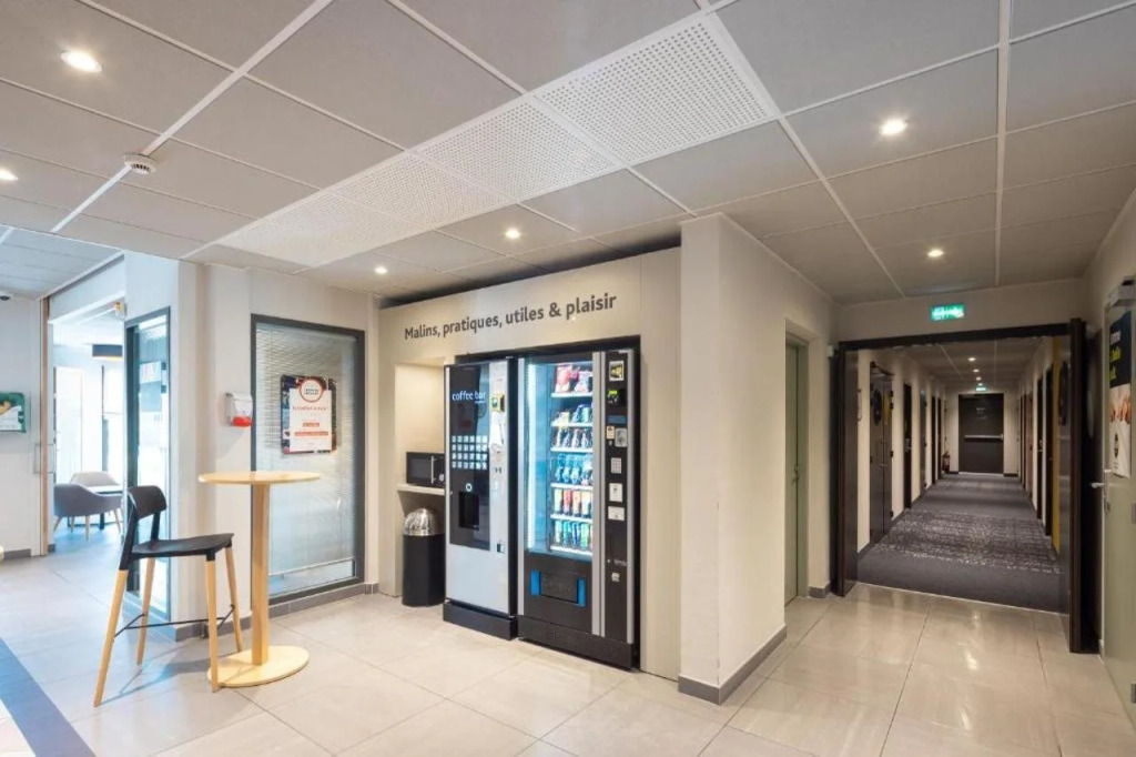 B&B HOTEL Troyes Magasins dusine