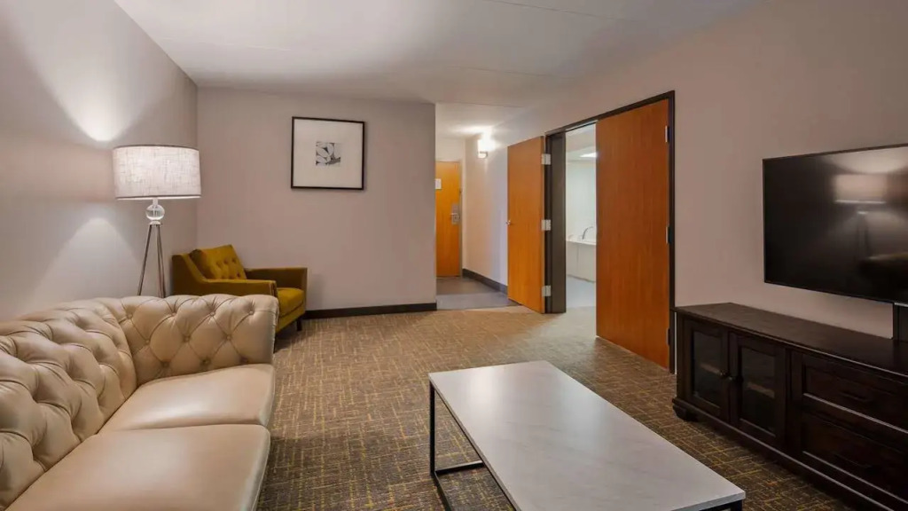 M Hotel & Conference Center