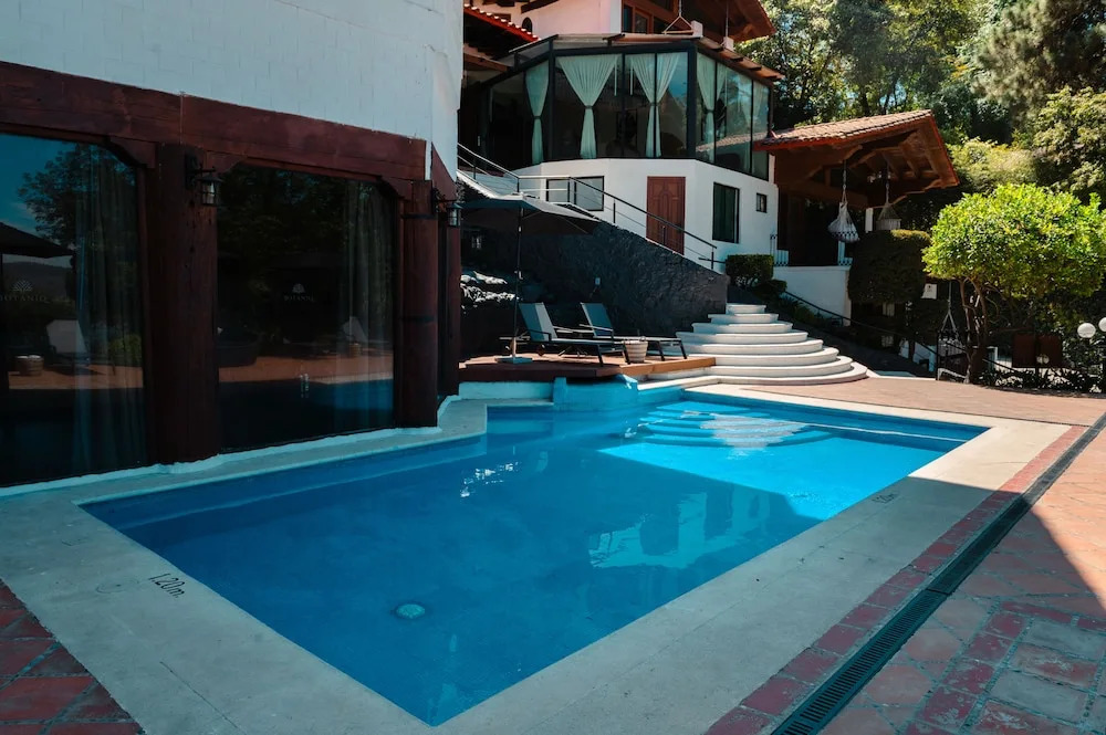 BOTANIQ HOTEL BOUTIQUE