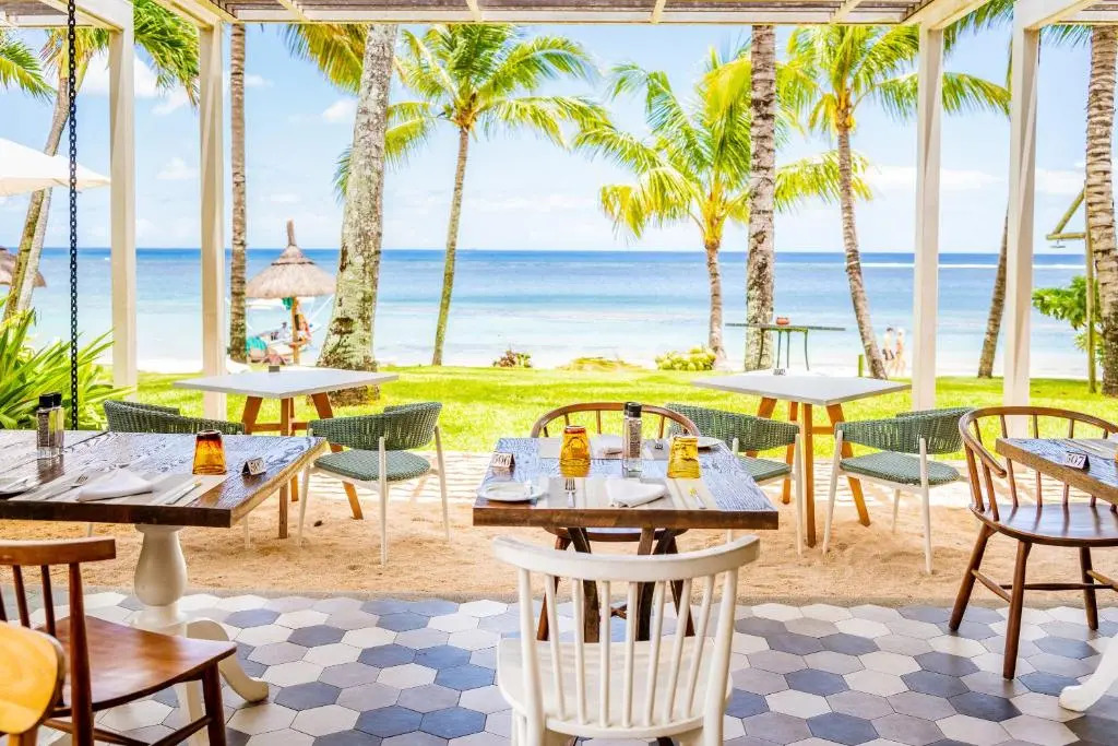 Victoria Beachcomber Resort & Spa - Victoria for 2 - Adults Only