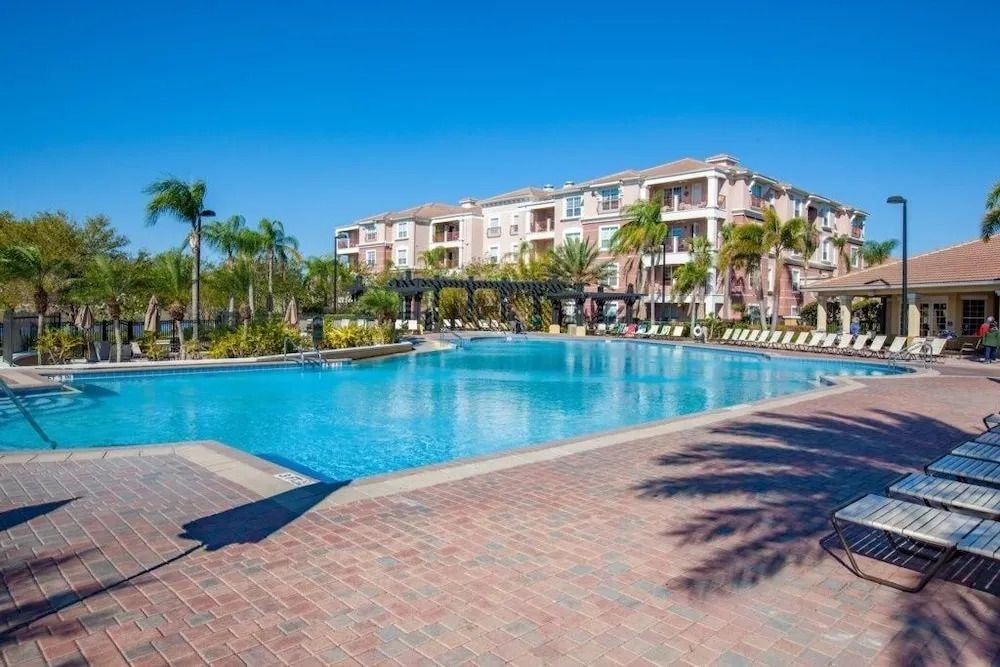 Gorgeous 3 Bed Premium Lakeview [cdc Clean] L 1010 3 Bedroom Condo