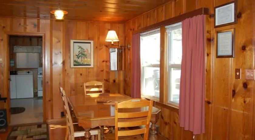 RedAwning Cabin #16B Charlottes Station