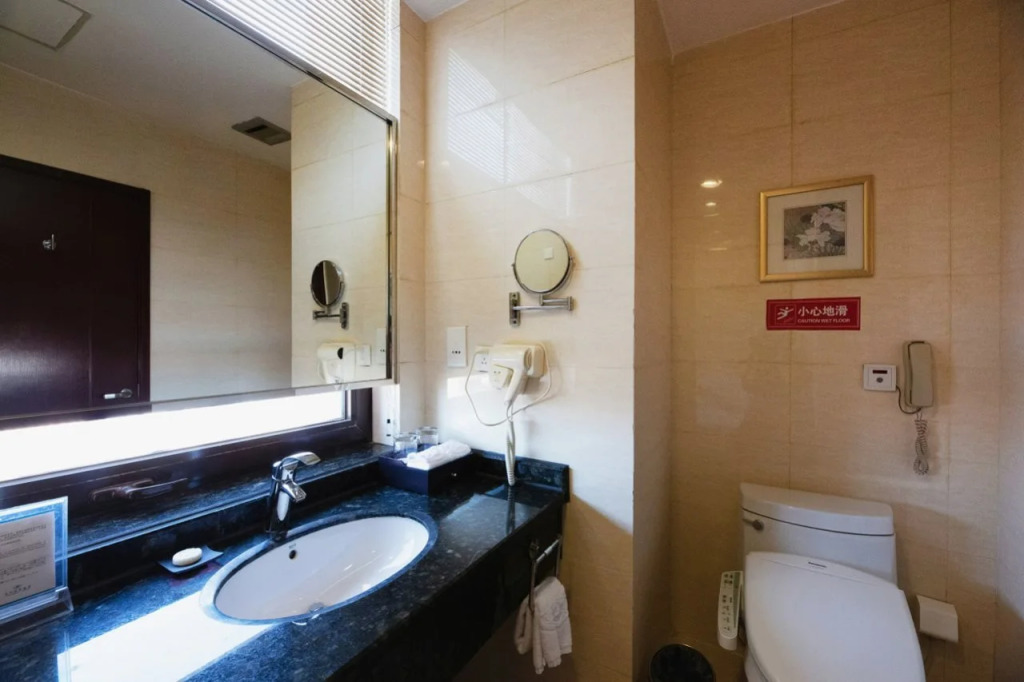Sweetland Hotel