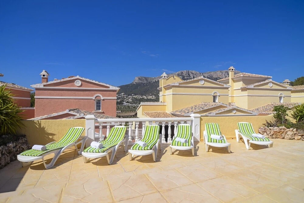 Bungalow - 4 Bedrooms with Pool and WiFi - 104998