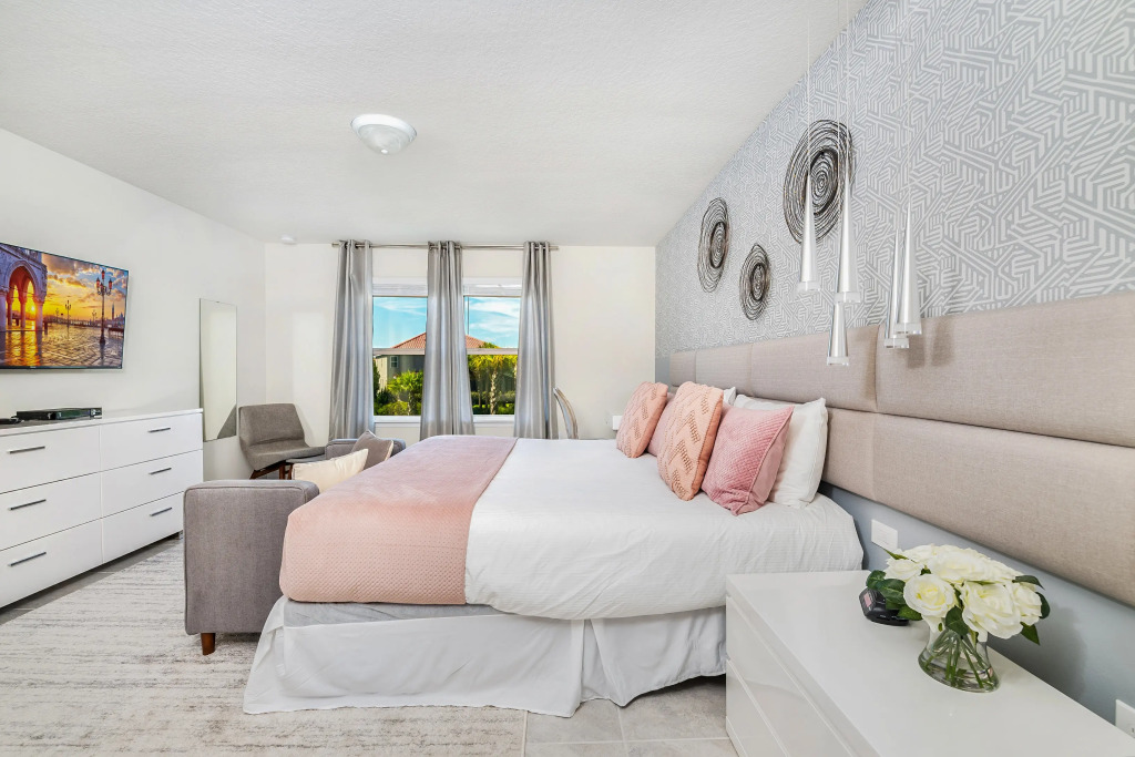 7427 - LUXURY 5 BED Townhome in SOLTERRA RESORT, Davenport, US