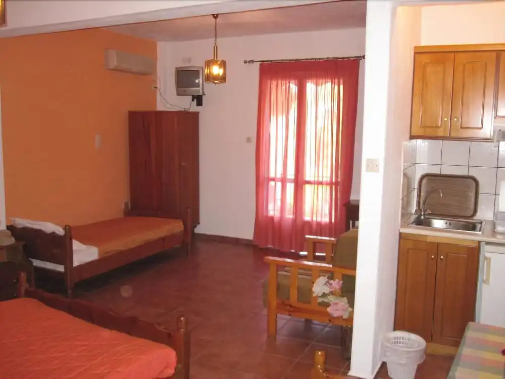 Kavos Hotel