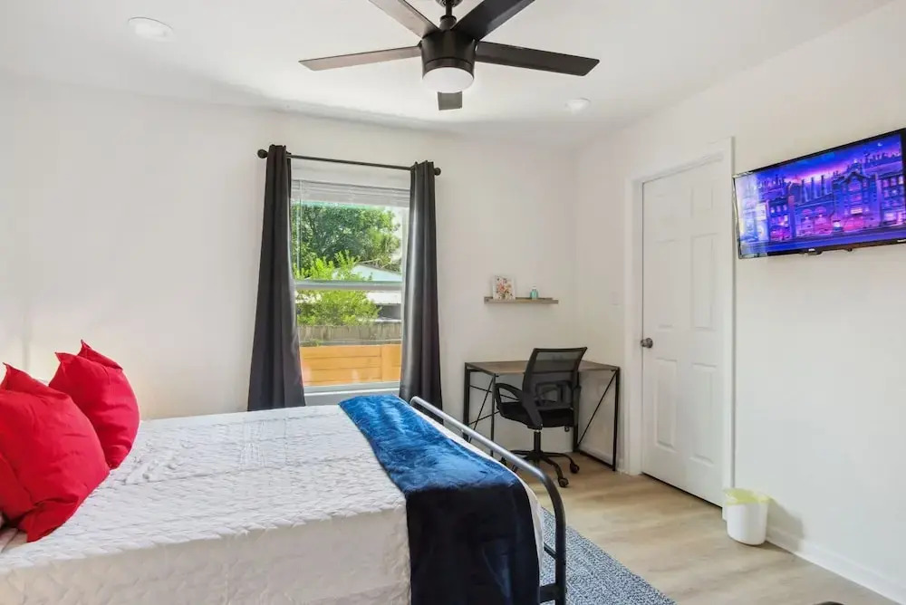 Your Amazing 3BR2BA Downtown Delight