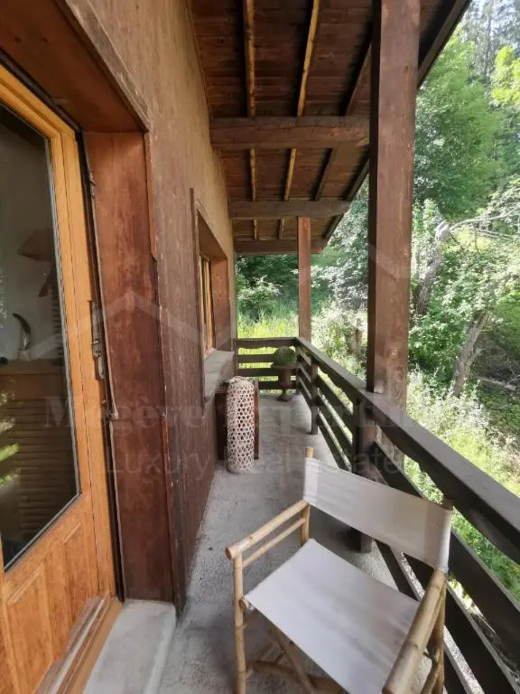 112 Arbois