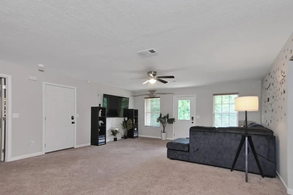 Cheerful 3-bedroom House With Private Parking 3 Home by Redawning