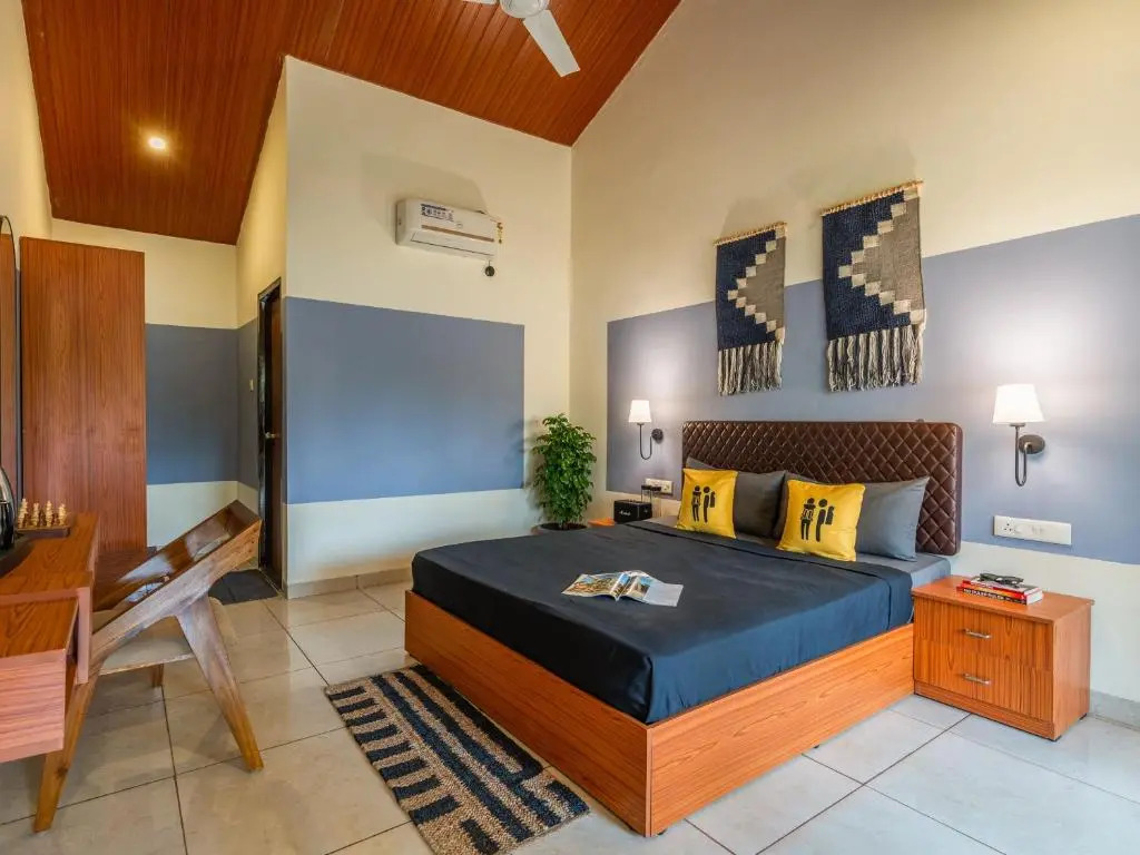 The Hosteller Lonavala, City Centre