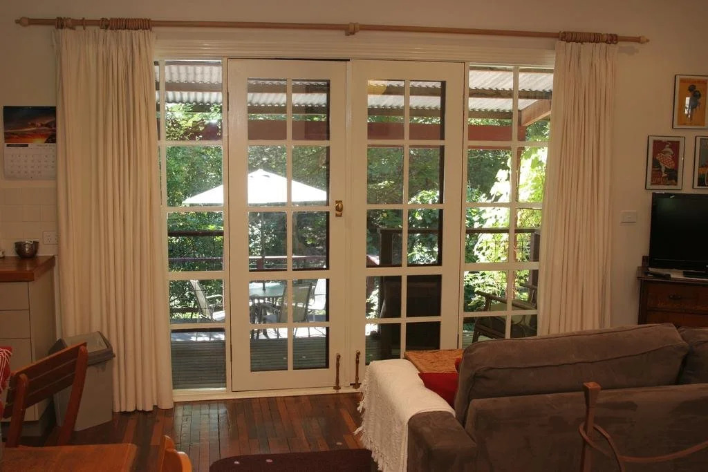 Stones Throw Cottage Bed & Breakfast