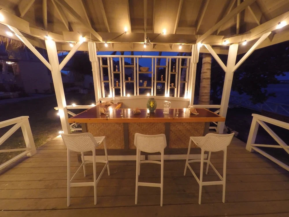 Arawak Beach Inn