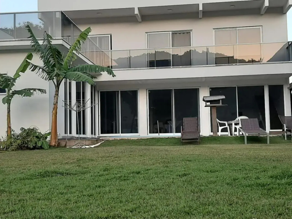 Casa com Piscina e Hidromassagem Montoski