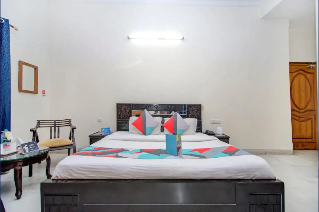 Hotel Ashray Noida