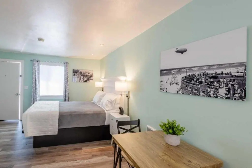 Beachside Inn