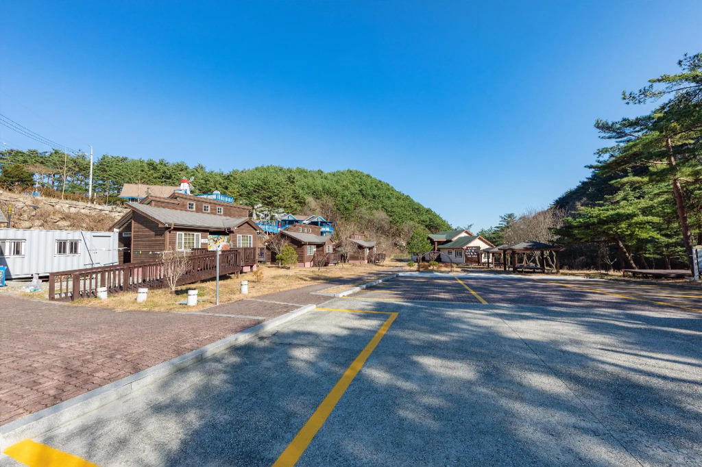 Gangneung Yasaenghwa Maeul