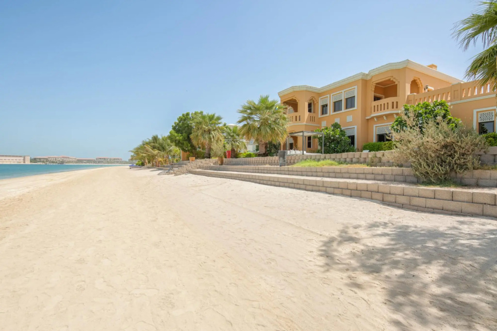 Prvt Pool Beach in Luxury Palm Jumeirah Villa