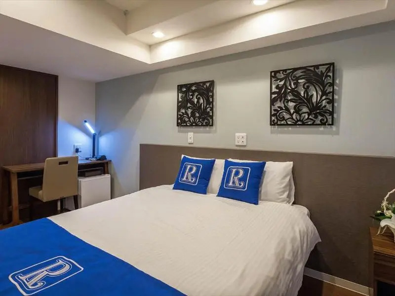 Living Inn Asahibashiekimae Premier