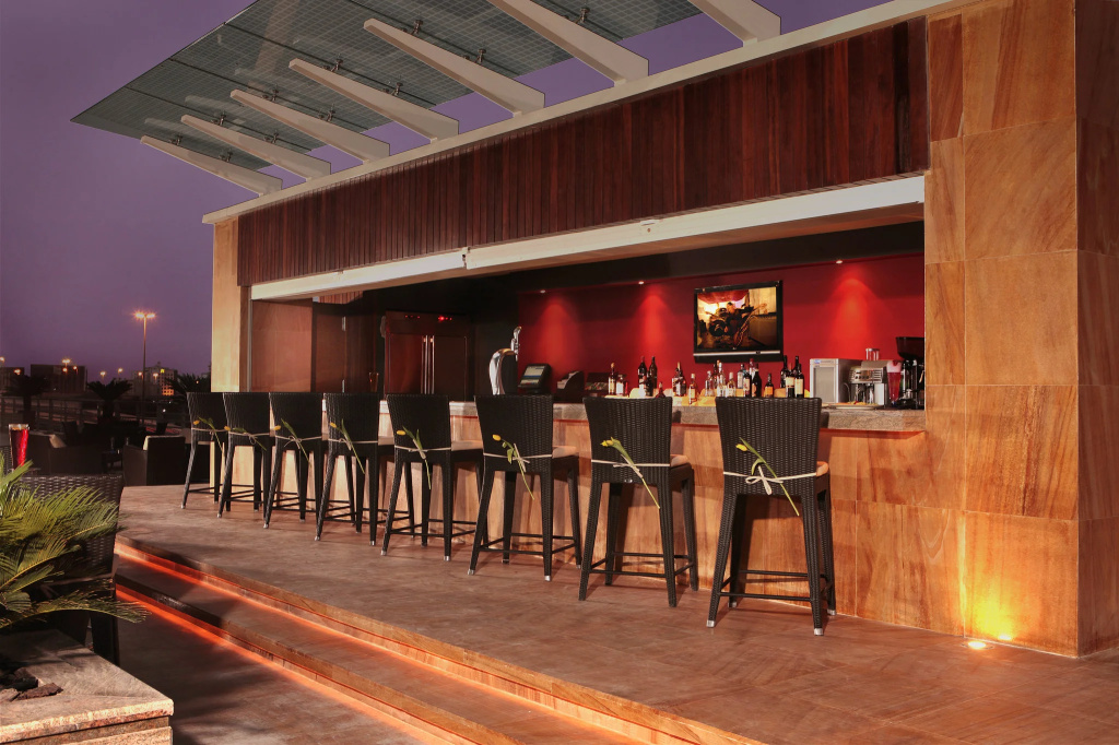 Отель Radisson Blu Barsha Heights