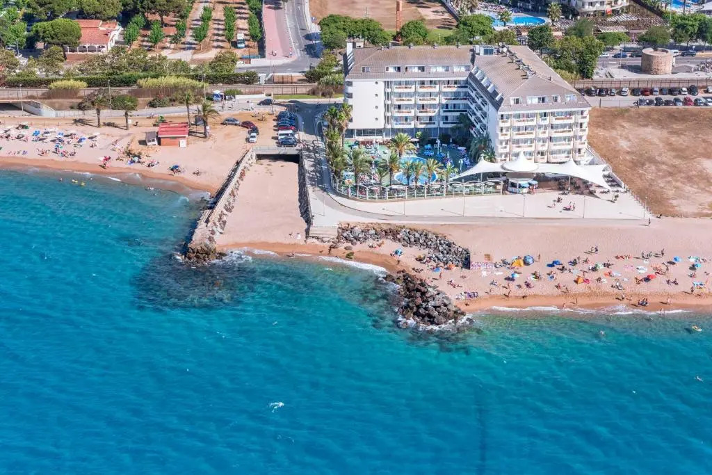 Caprici Beach Hotel & Spa