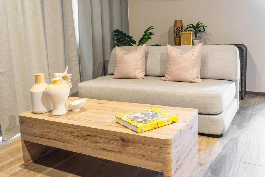 Tradewinds Apartments