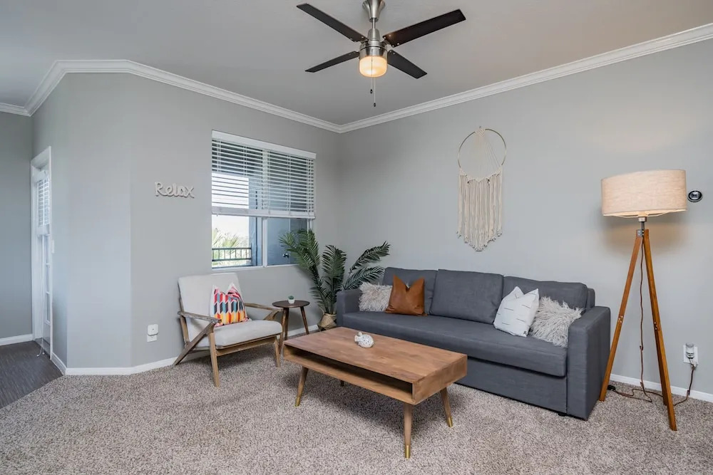 The Luxe Suites of Oceanside with Pool & Gym