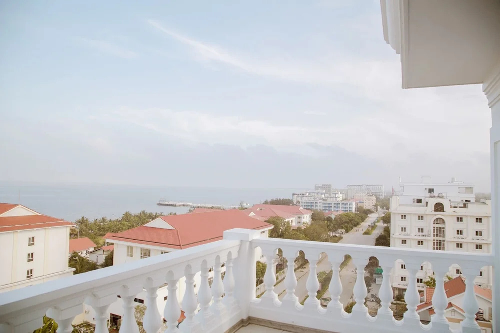 Sunrise Hải Tiến