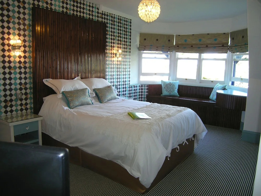 Westwell Hall