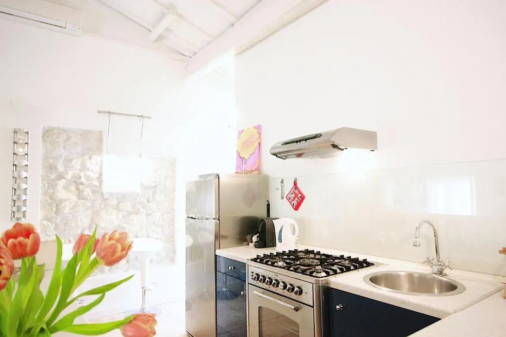 Bianco Apartment