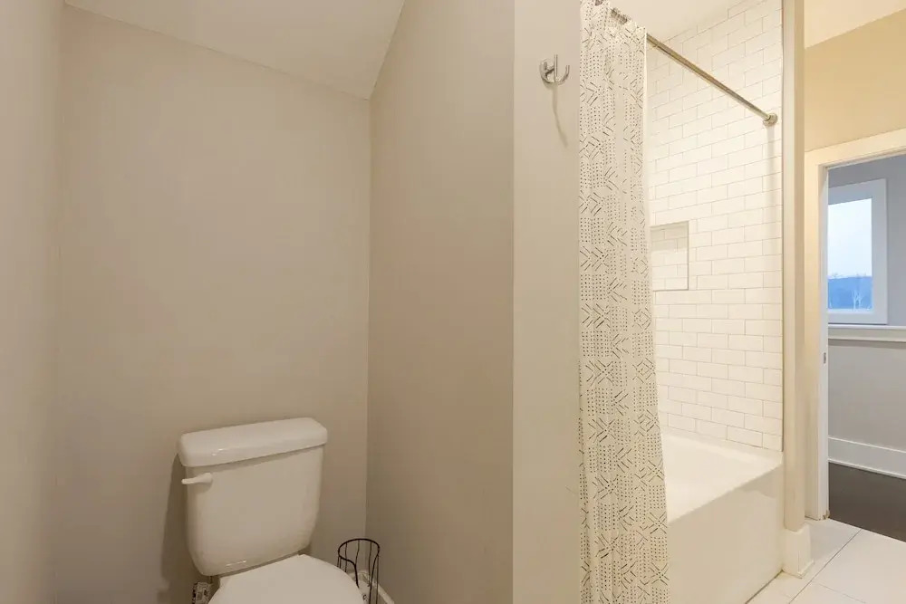 Huge Private Rooftop Deck w/ Firepit + Putt-putt 8 Mins to Broadway Doralee