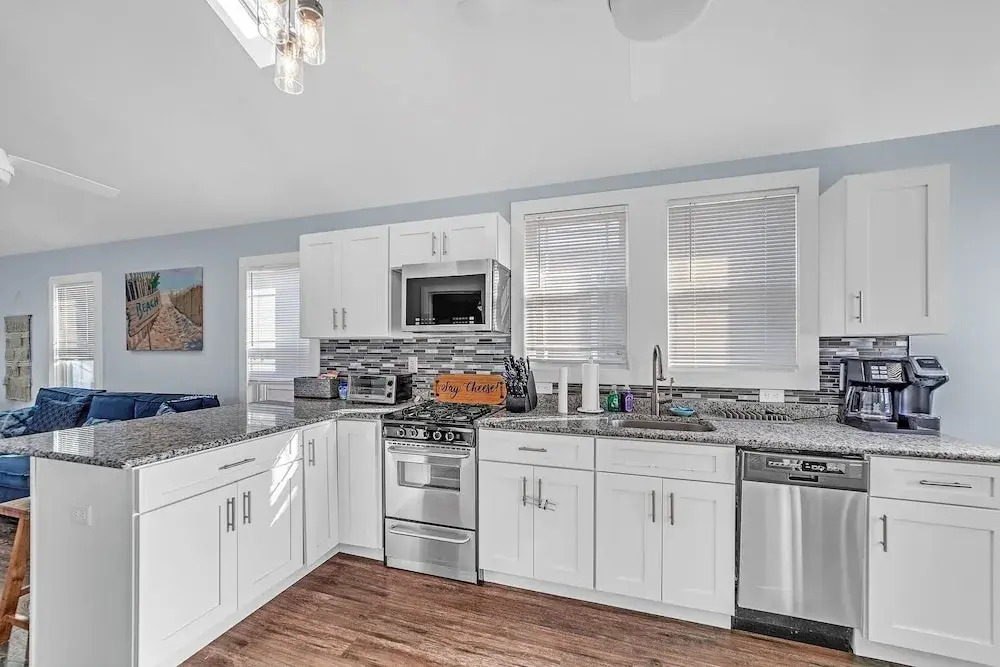 Cozy 3-br Retreat, Four Blocks To Beach & Boardwalk 3 Bedroom Home