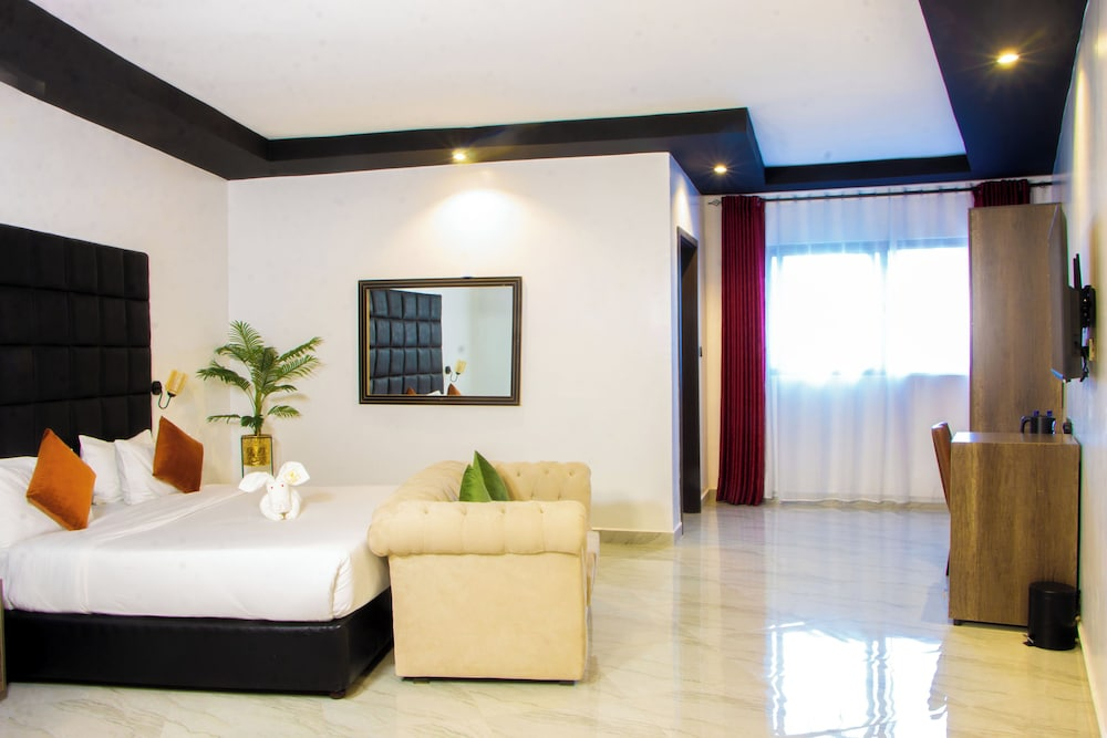 Avian Court Hotel